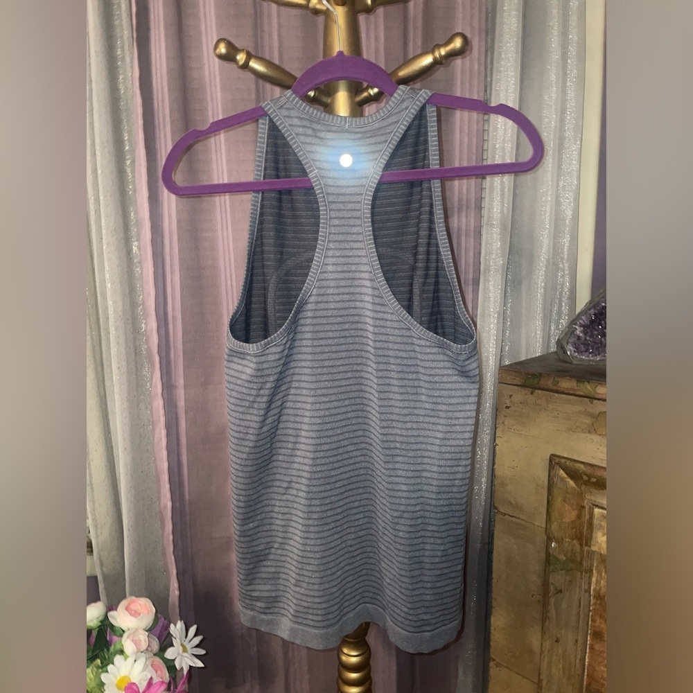 Lululemon Tank - Picture 4 of 6